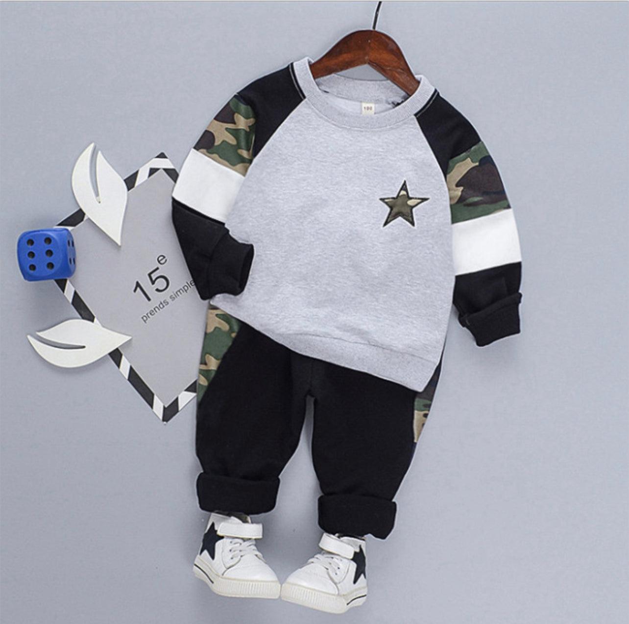 2-piece Toddler Boy 100% Cotton Star Camouflage Print Raglan Sleeve Pullover and Black Pants Set - Mycia Boutique